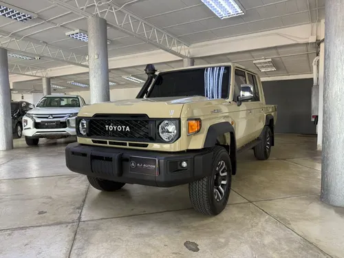 Toyota Land Cruiser 76 Hembrita 2024 Beige Valencia