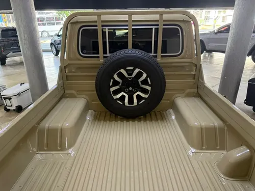 Toyota Land Cruiser Hembrita LX 2024 Beige Valencia