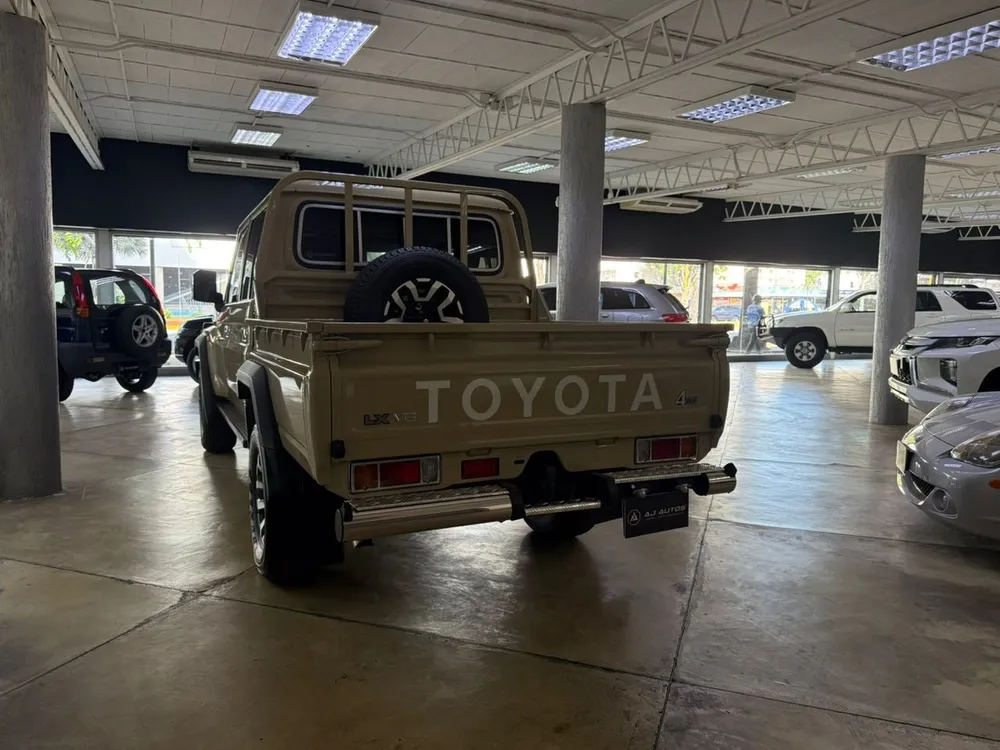 Toyota Land Cruiser 76 Hembrita 2024 Beige Valencia