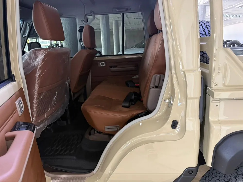 Toyota Land Cruiser 76 Hembrita 2024 Beige Valencia