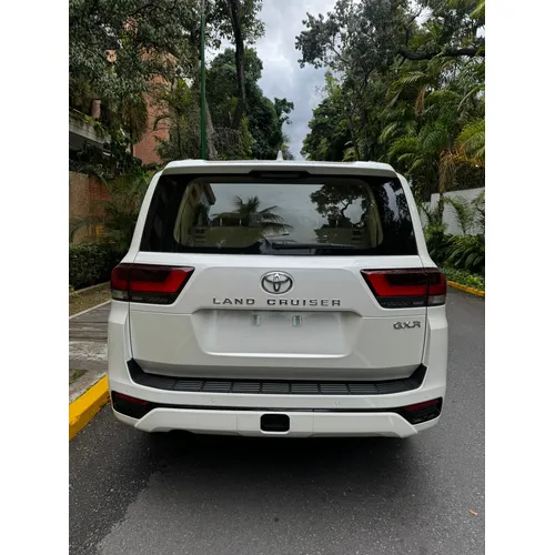 Toyota Land Cruiser 300 2025 Blanco Caracas