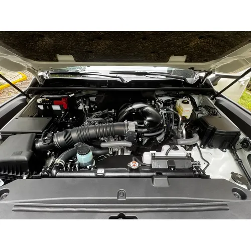 Toyota Land Cruiser 300 GX.R 2025 Blanco Caracas