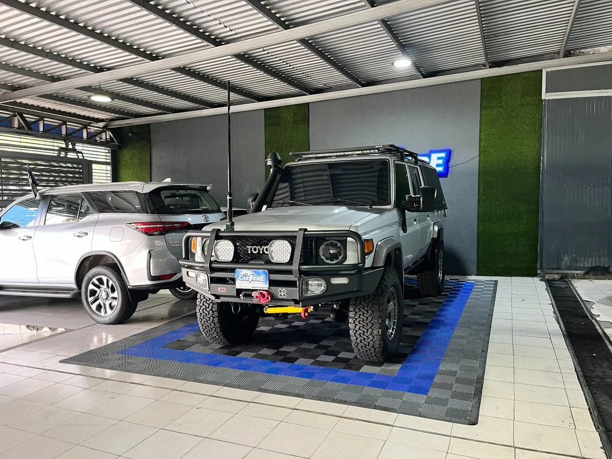 Toyota Land Cruiser 79 Hembrita 2024 Plateado Caracas