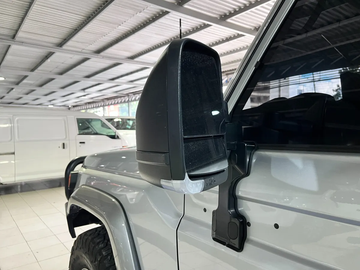 Toyota Land Cruiser 79 Hembrita 2024 Plateado Caracas