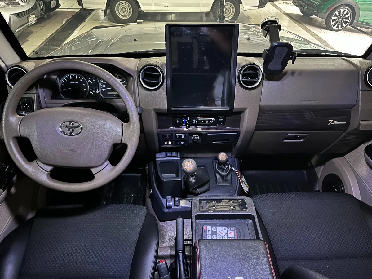 Toyota Land Cruiser 79 Hembrita 2024 Plateado Caracas