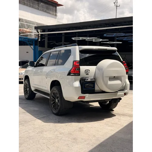 Toyota Land Cruiser Prado VX 2022 Blanco Caracas