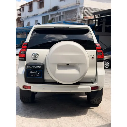 Toyota Land Cruiser Prado VX 2022 Blanco Caracas