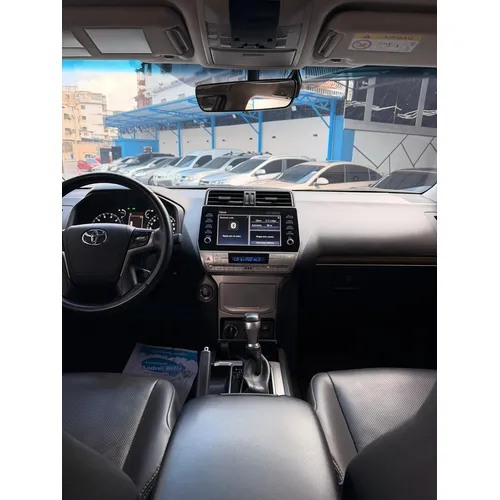 Toyota Land Cruiser Prado VX 2022 Blanco Caracas