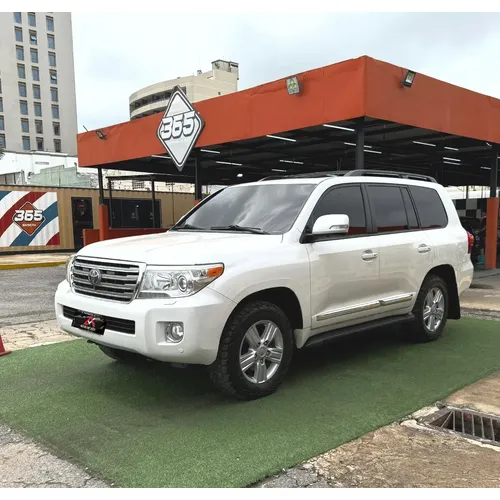 Toyota Land Cruiser 200 2014 Blanco Lechería