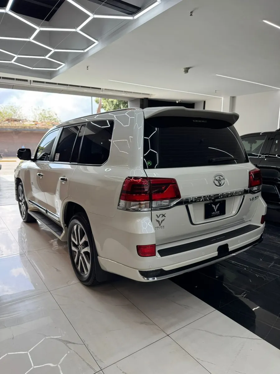 Toyota Land Cruiser 200 VX 2019 Blanco Caracas