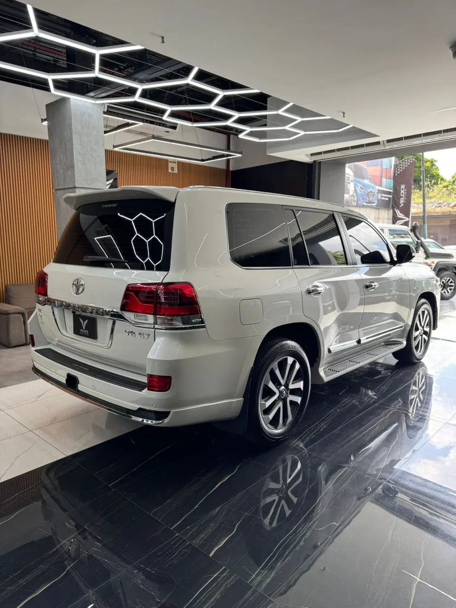 Toyota Land Cruiser 200 VX 2019 Blanco Caracas