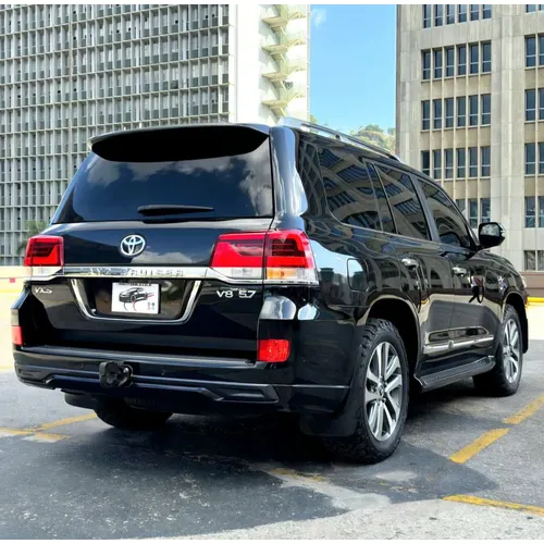 Toyota Land Cruiser 200 2017 Negro Caracas