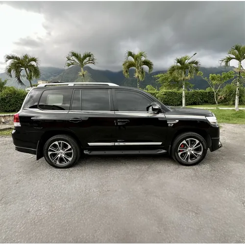 Toyota Land Cruiser 200 2020 Negro Caracas