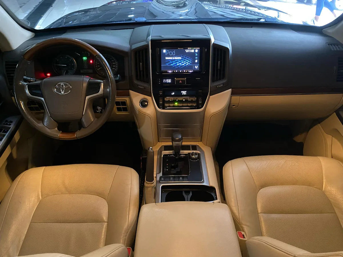 Toyota Land Cruiser 200 GXR 2016 Negro Caracas