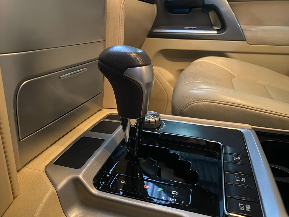 Toyota Land Cruiser 200 GXR 2016 Negro Caracas