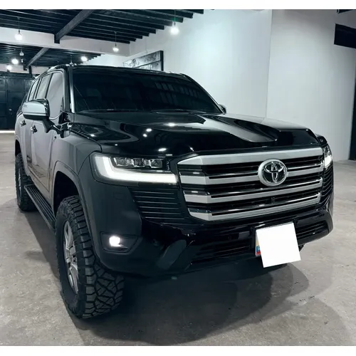 Toyota Land Cruiser 300 VX 2024 Negro Girardot