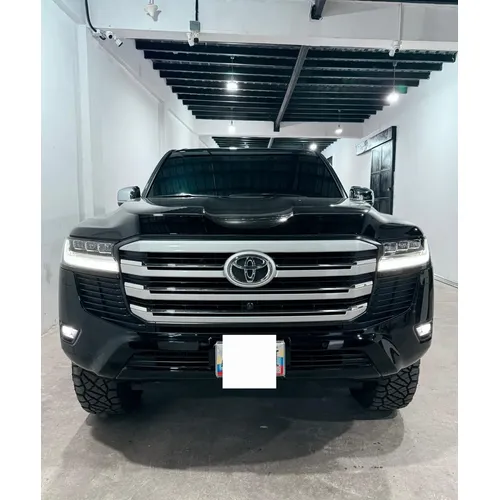 Toyota Land Cruiser 300 VX 2024 Negro Girardot