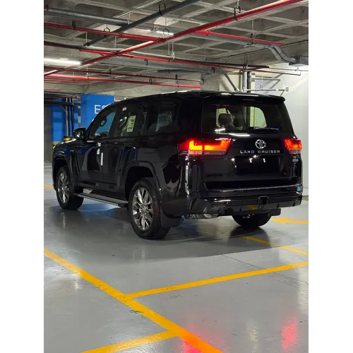 Toyota Land Cruiser 300 2024 Negro Caracas