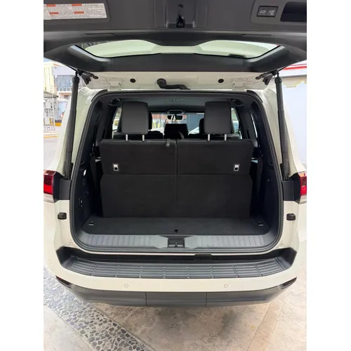 Toyota Land Cruiser 300 2024 Blanco