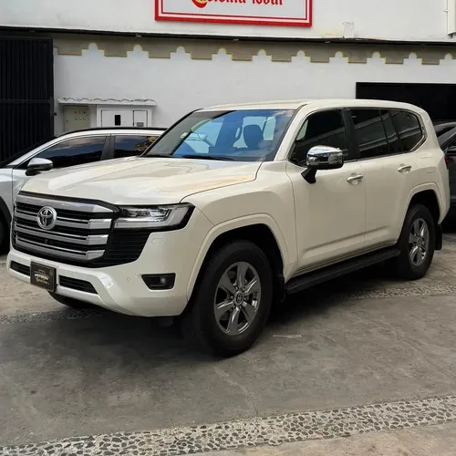Toyota Land Cruiser 300 2024 Blanco