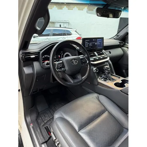 Toyota Land Cruiser 300 2024 Blanco