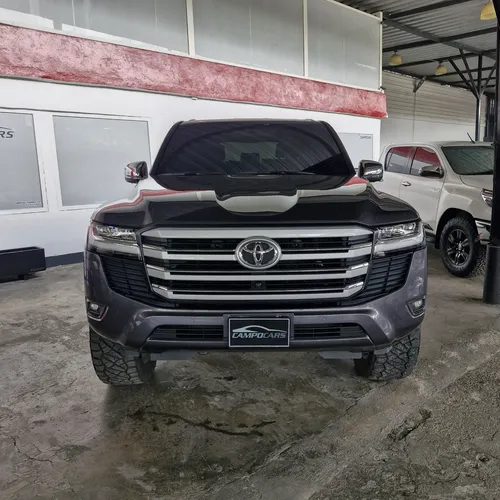 Toyota Land Cruiser 300 2024 Gris Caracas