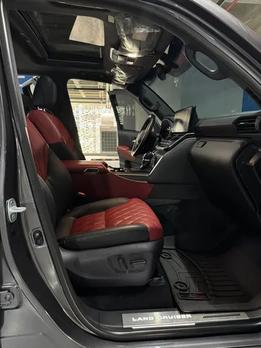 Toyota Land Cruiser 300 2024 Plateado Caracas