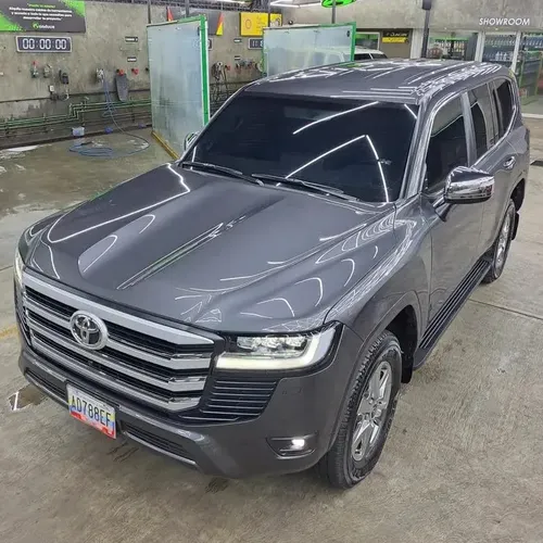 Toyota Land Cruiser 300 2024 Gris Caracas