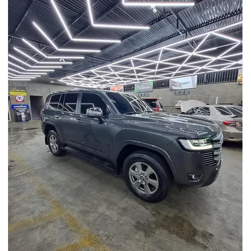 Toyota Land Cruiser 300 2024 Gris Caracas
