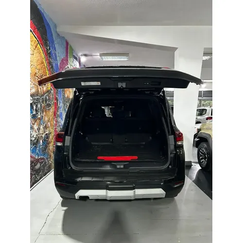 Toyota Land Cruiser 300 GR Sport 2023 Negro Caracas