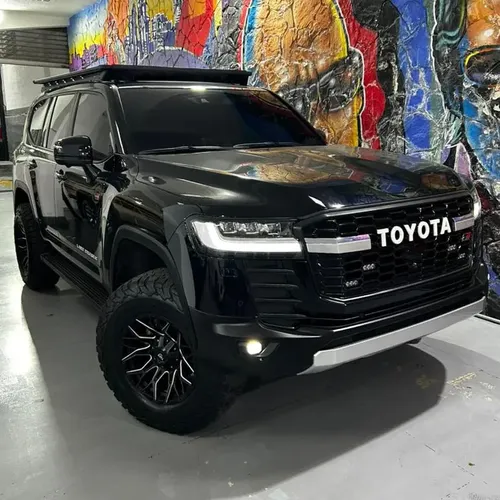 Toyota Land Cruiser 300 GR Sport 2023 Negro Caracas