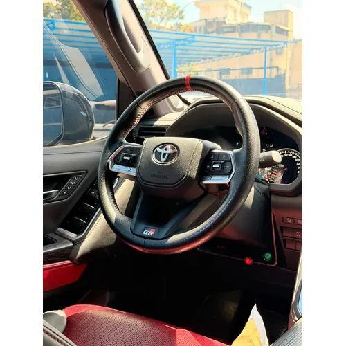 Toyota Land Cruiser 300 GR Sport 2024 Negro Caracas
