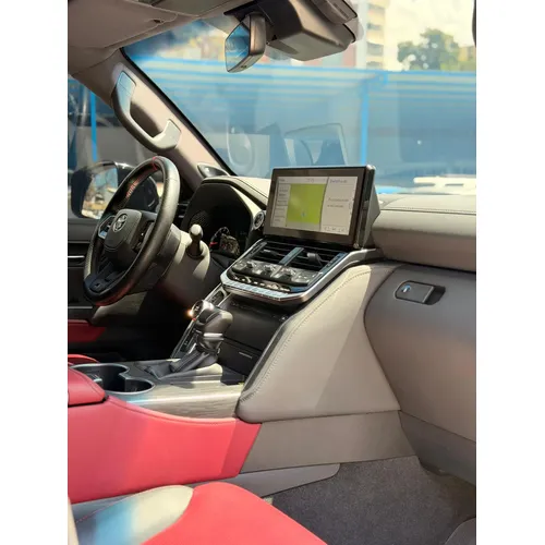 Toyota Land Cruiser 300 GR Sport 2024 Negro Caracas
