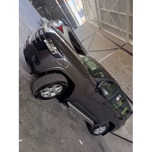 Toyota Land Cruiser 300 GX.R 2025 Gris Caracas