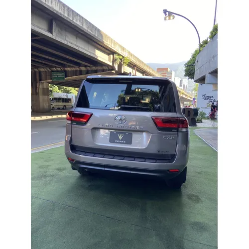 Toyota Land Cruiser 300 GX.R 2025 Dorado Caracas