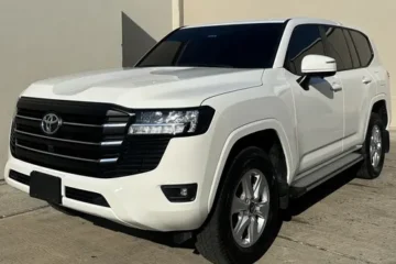 Toyota Lc300 Gxr 2025 Solo 9 Mil Km Tapicería Cuero Pantalla