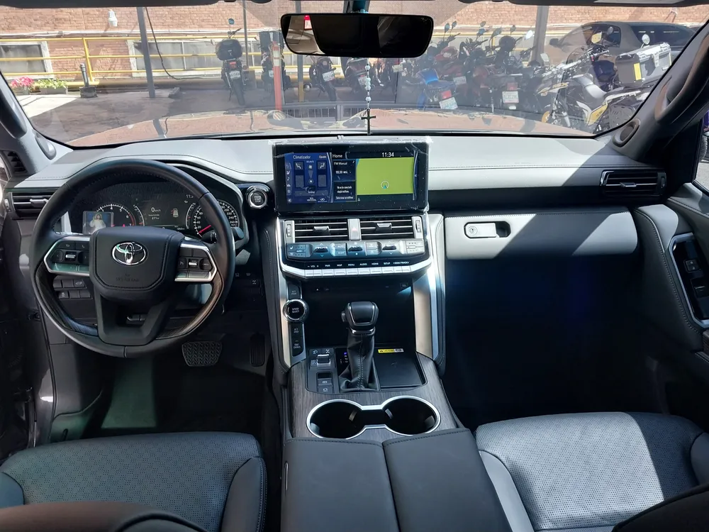 Toyota Land Cruiser 300 VX 2024 Gris Caracas