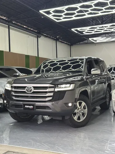 Toyota Land Cruiser 300 Vx 2024 Gris Caracas