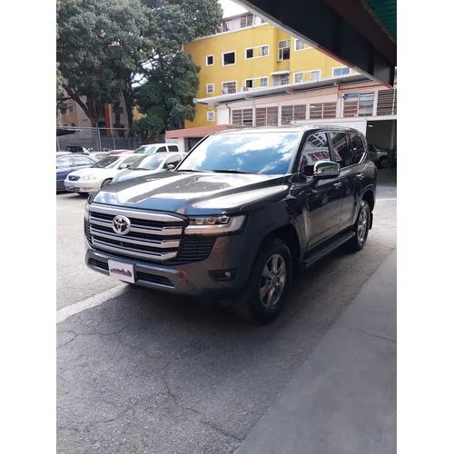 Toyota Land Cruiser 300 VX 2024 Gris Caracas