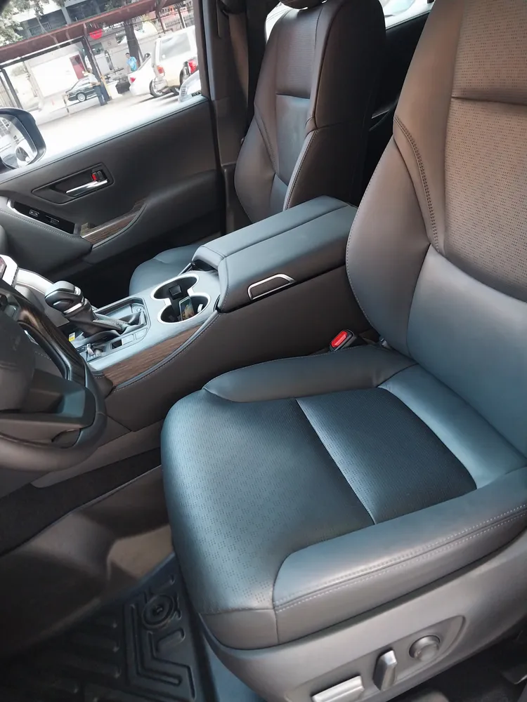 Toyota Land Cruiser 300 VX 2024 Gris Caracas