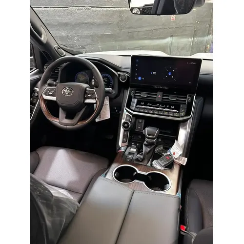 Toyota Land Cruiser 300 VX 2025 Blanco Caracas