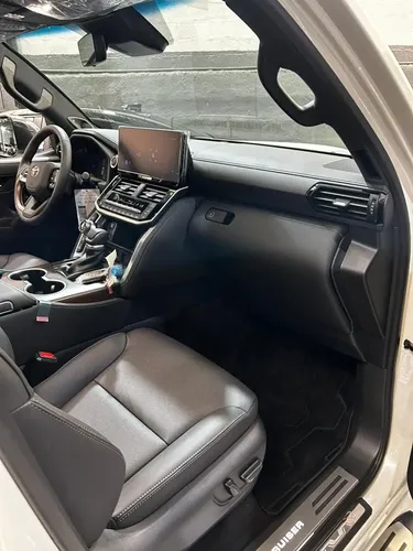 Toyota Land Cruiser 300 VX 2025 Blanco Caracas
