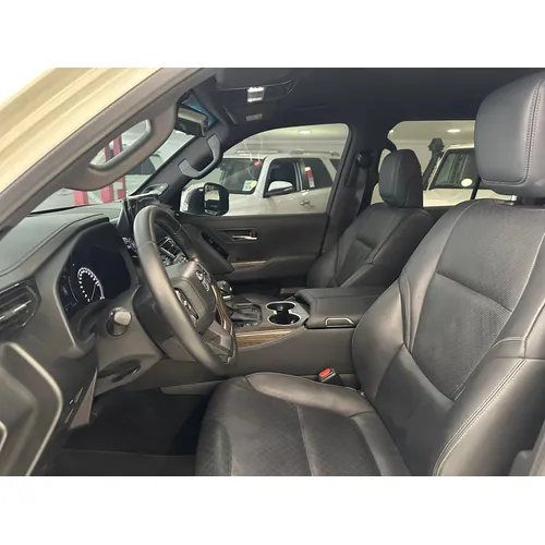 Toyota Land Cruiser 300 VX 2024 Blanco Caracas