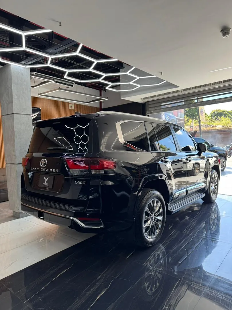 Toyota Land Cruiser 300 VX.R 2025 Negro Caracas