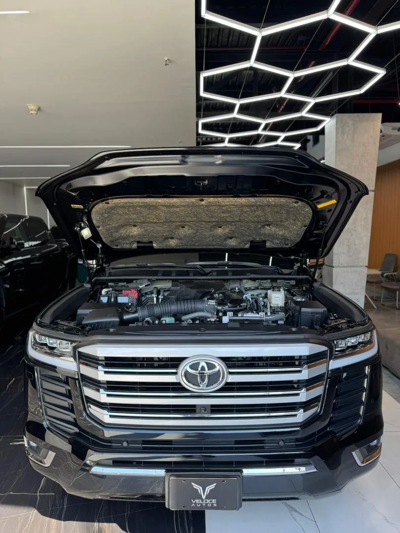 Toyota Lc300 Vx.r 2025 negro14