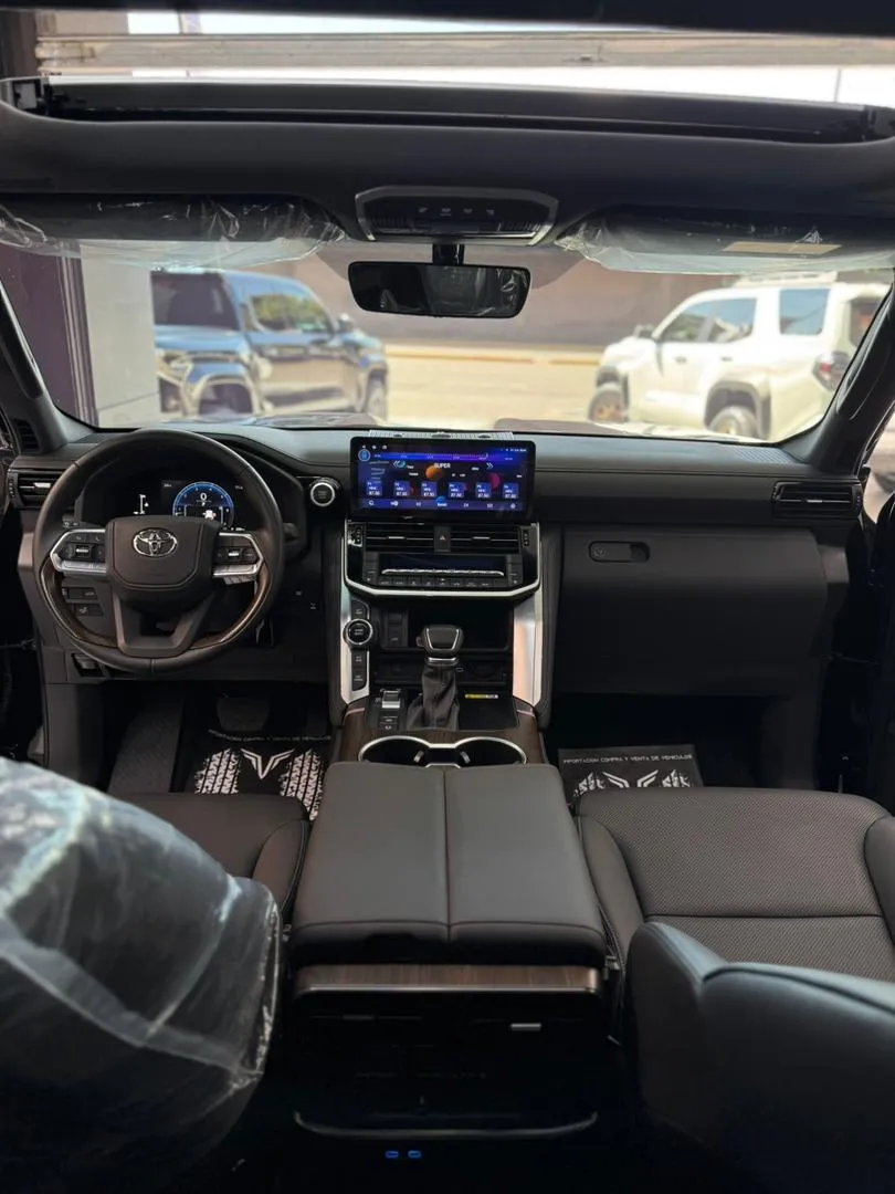 Toyota Lc300 Vx.r 2025 negro9