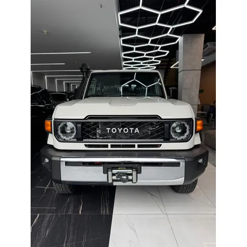 Toyota Land Cruiser 76 LX 2025 Blanco Caracas