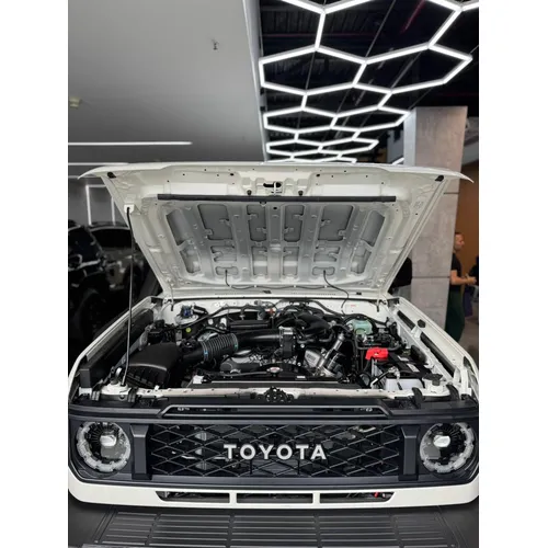 Toyota Land Cruiser 76 2025 Blanco Caracas