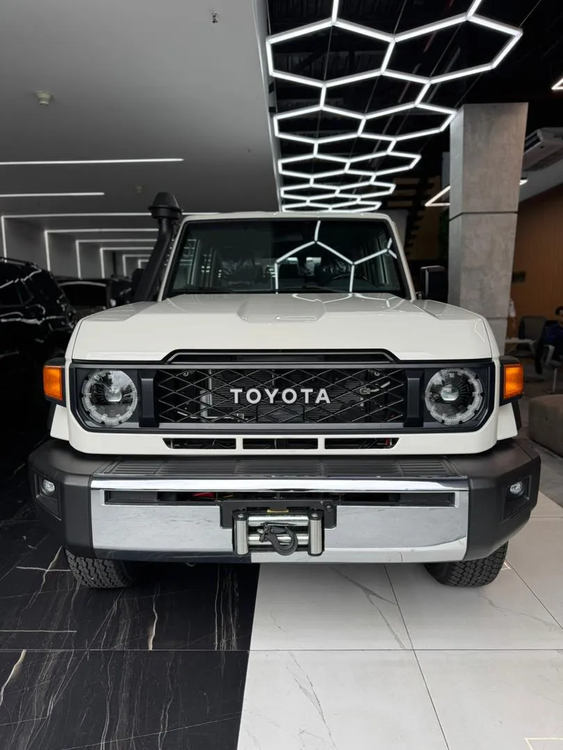 Toyota Land Cruiser 76 LX 2025 Blanco Caracas