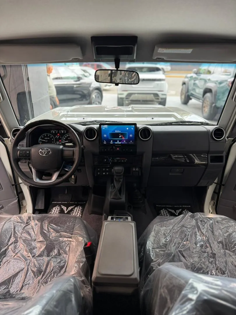 Toyota Lc76 2025 blanco4